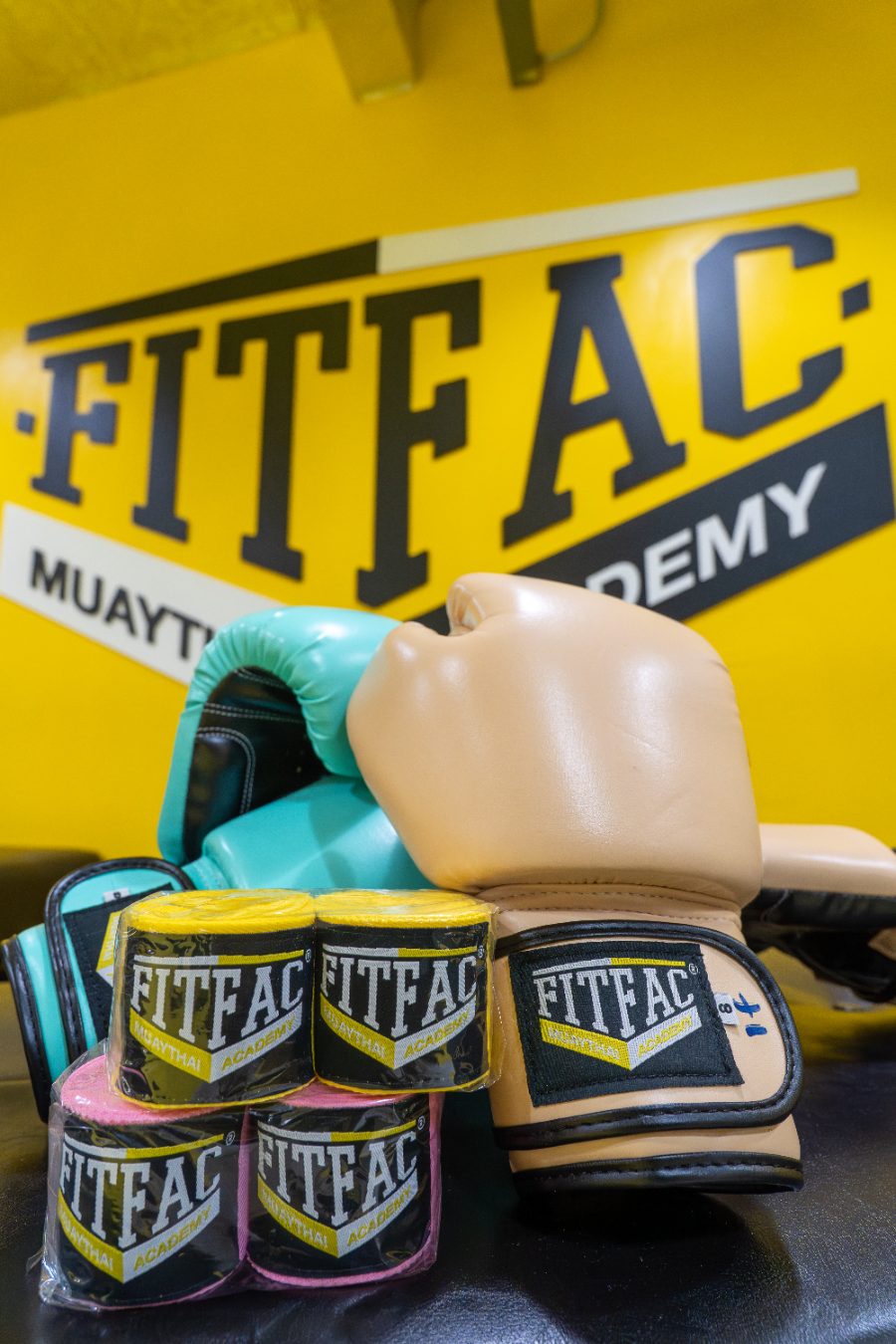 ของแถมฟรี นวมและผ้าพันมือ FITFAC